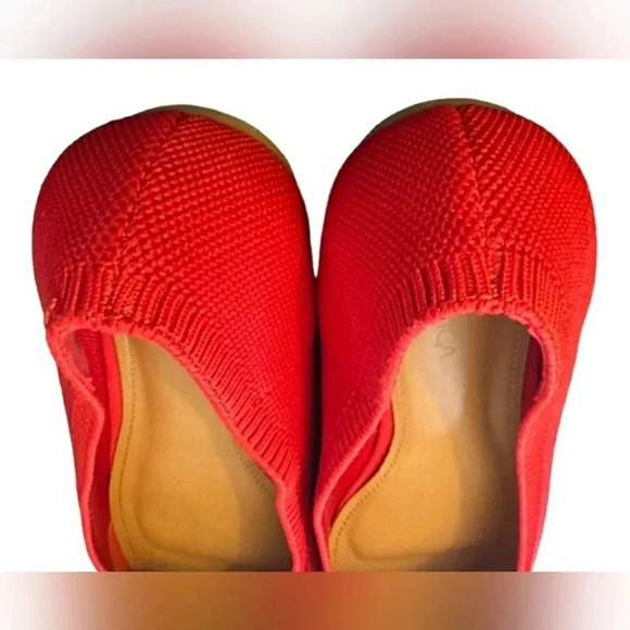 Red Knit Slip-On Ballet Flats Modern Size 6 - Picture 7 of 7